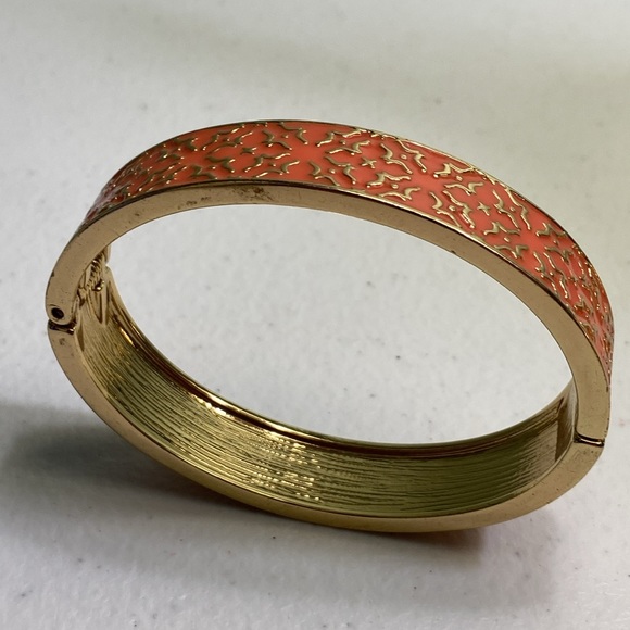 Avon Lacy Hinged Bangle - Picture 9 of 10